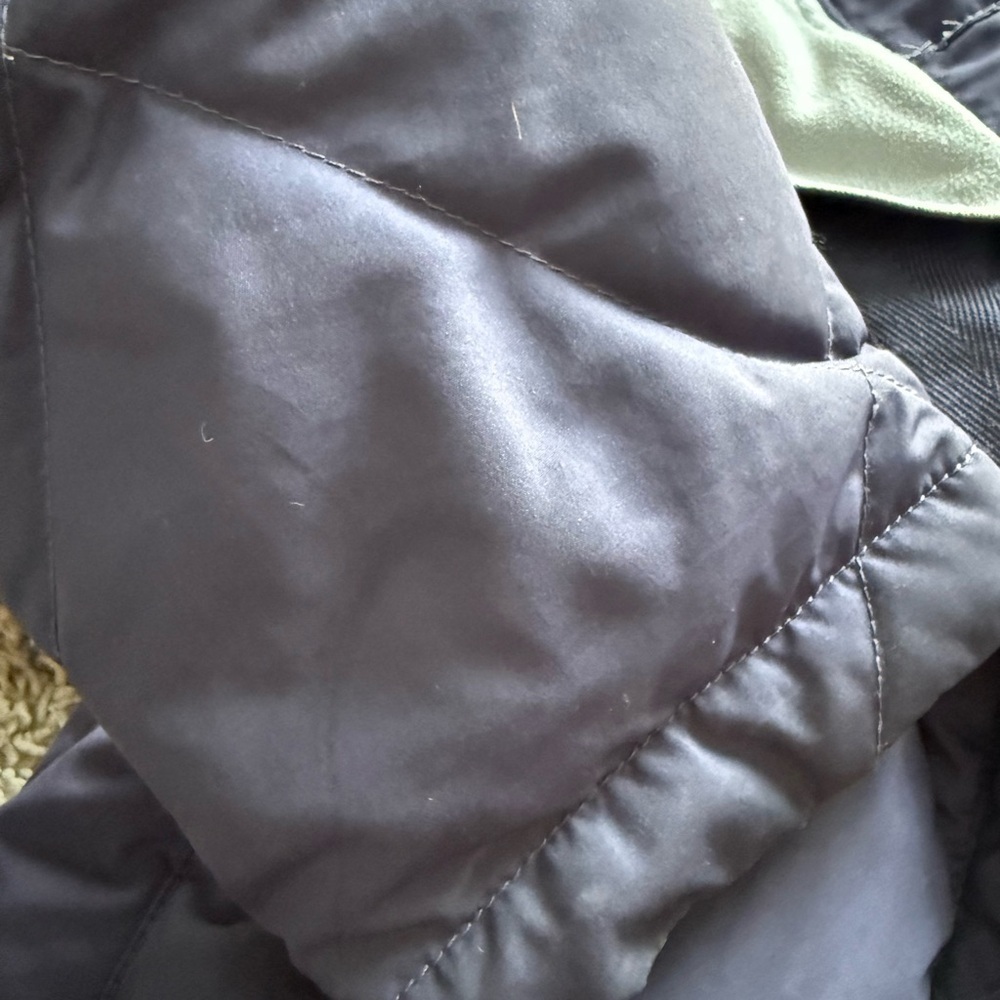 The North Face Women's Quilted Puffer Coat - Dark Gray - Picture 4 of 5